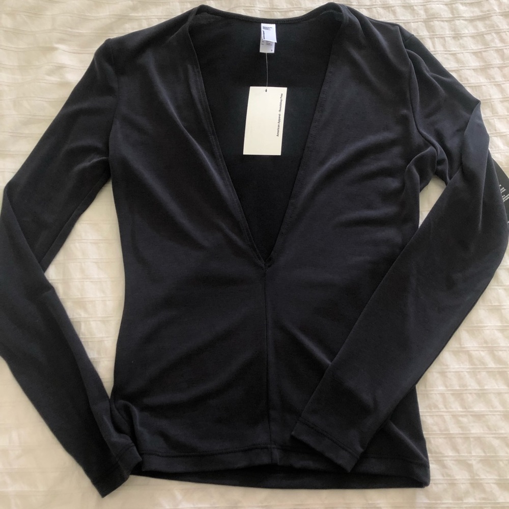 Open V long sleeve